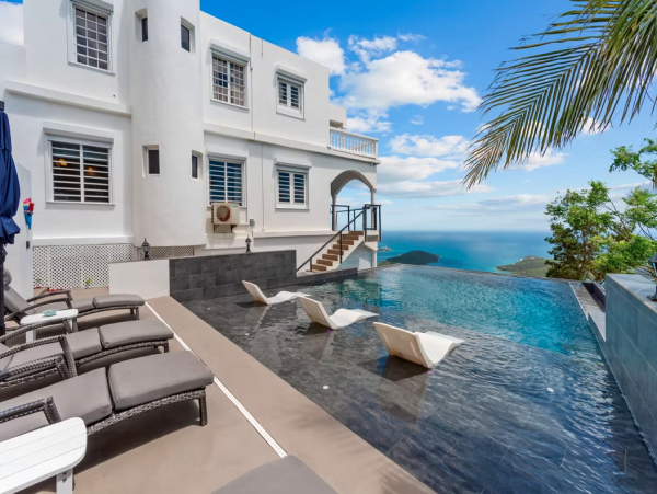 Luxurious Villa With Spectacular Views in St. Thomas